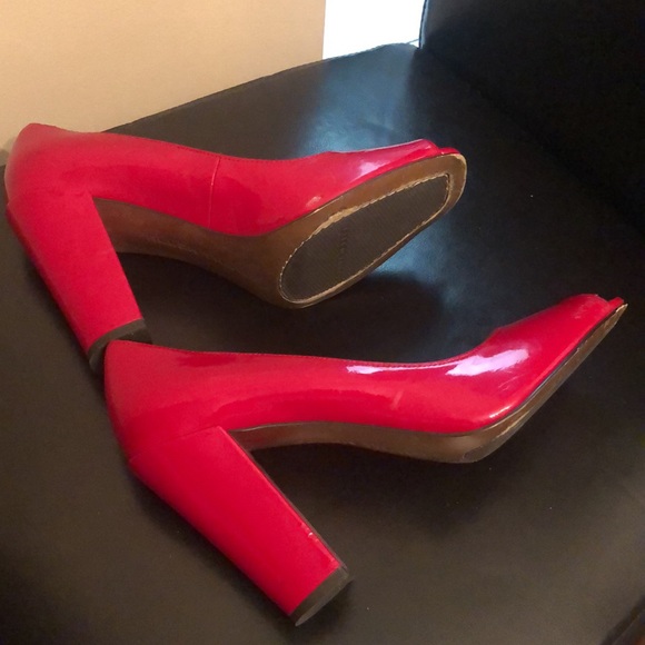 Ellen Tracy red shoes 👠 - Picture 5 of 14